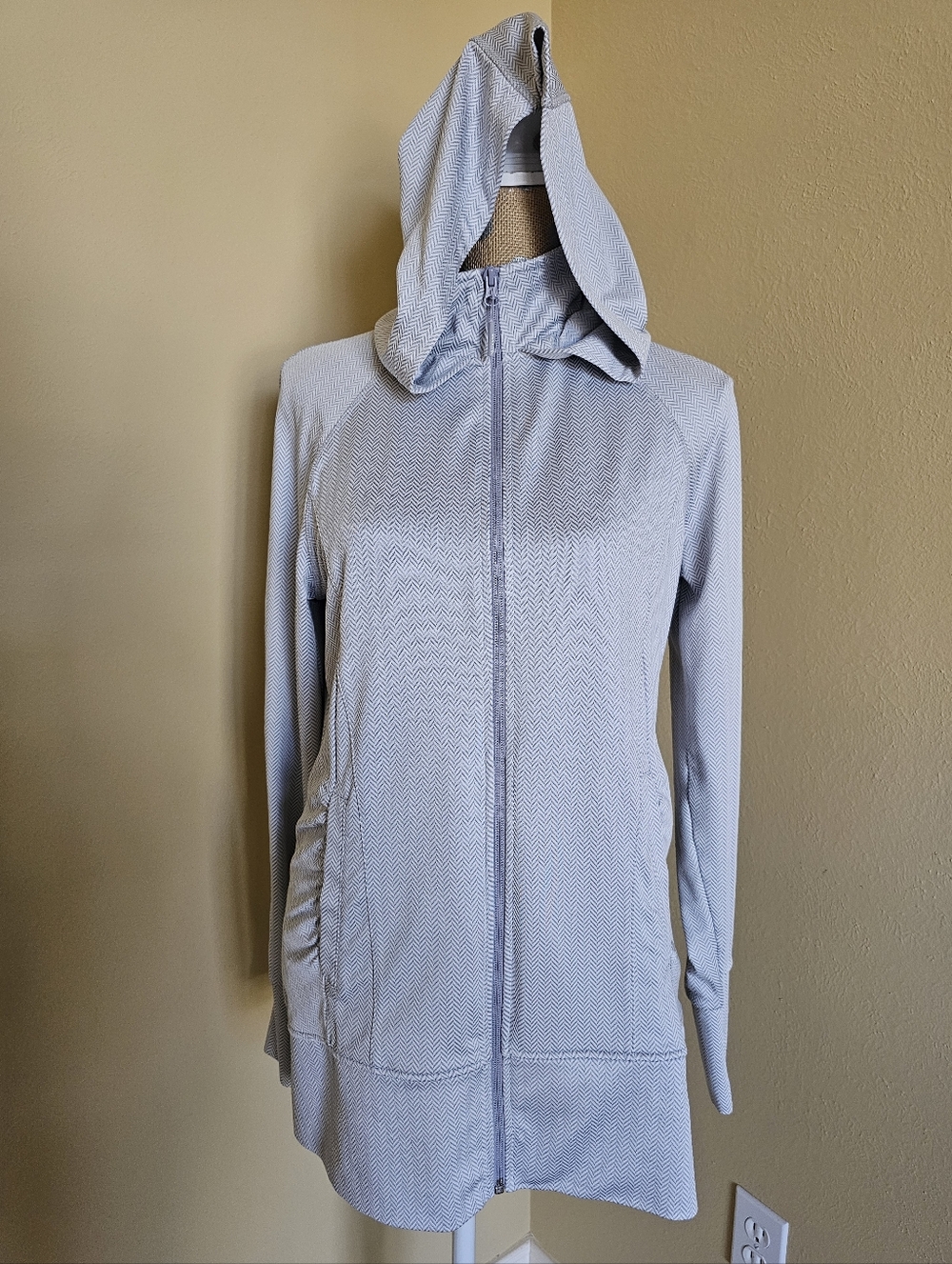 Mondetta Longline Chevron Houndstooth Gray Zip Hoodie Medium